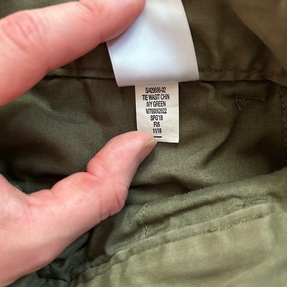 Banana Republic Factory Tie Waist Cropped Chino Womens Size 6 Ivy Green Pants - Picture 4 of 5